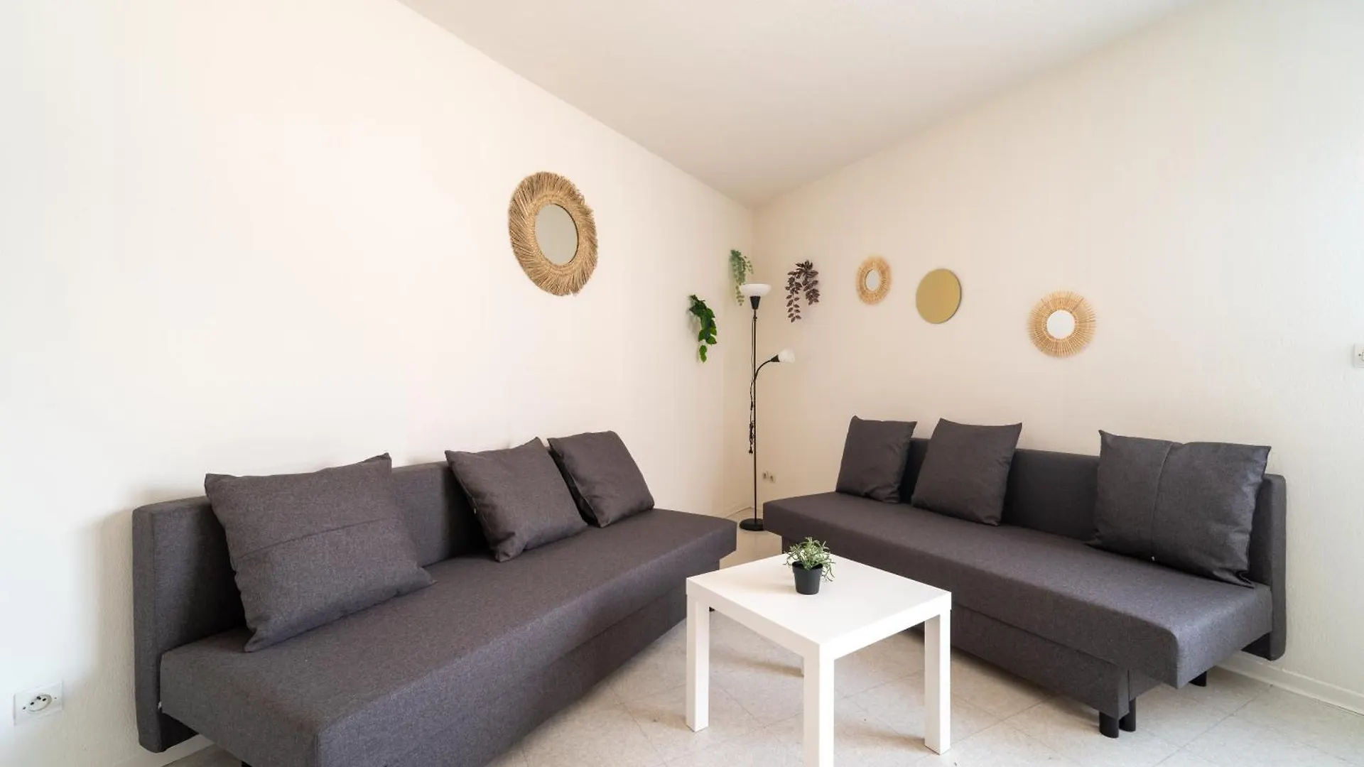 Appartement Tout Equipe A 6Min De La Gare St Charles Marseille 0*,  France