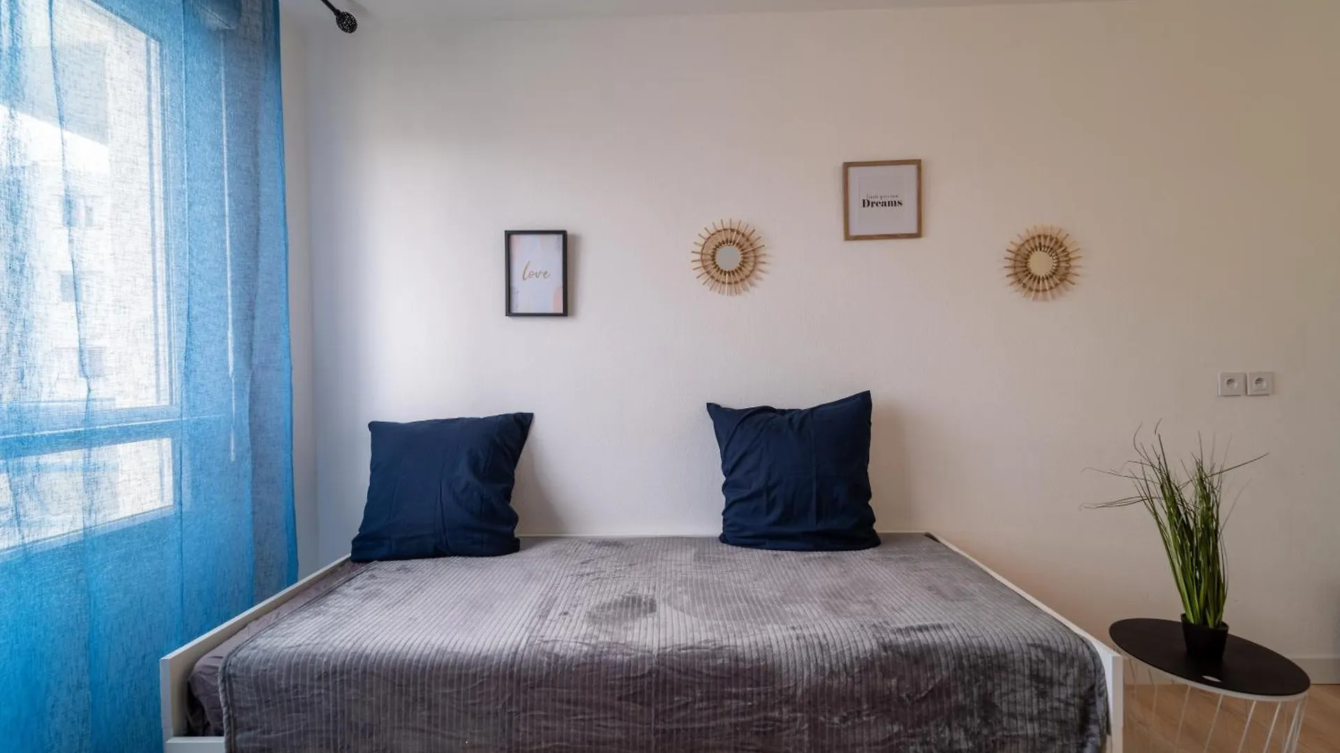 Appartement Tout Equipe A 6Min De La Gare St Charles Marseille 0*,  France